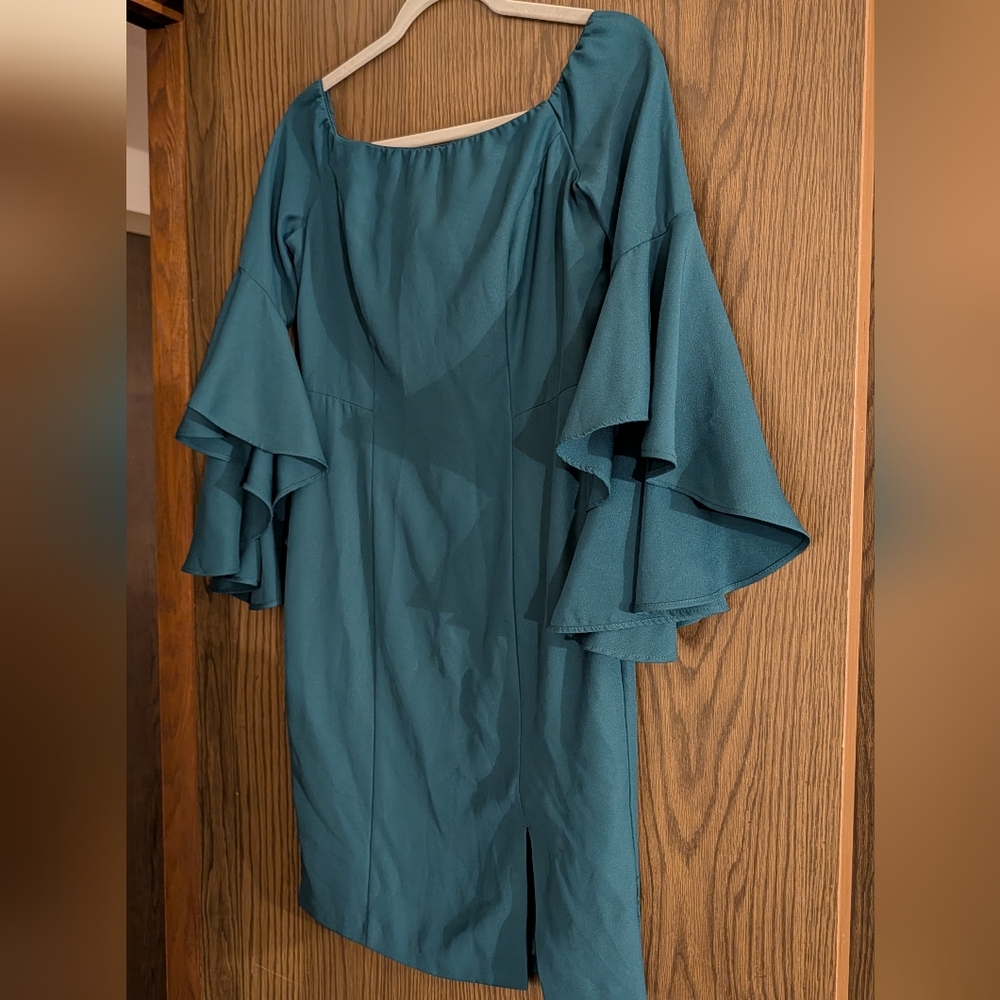 Elegant Emerald Green Off The Shoulder Dress with Butterfly Sleeves